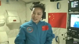 130620164306_sp_astronauta_chinesa_304x171_bbc