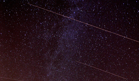 Meteor shower lights up sky