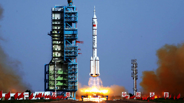 A nave espacial Shenzhou 9, lançada em junho de 2012, levou a primeira mulher chinesa ao espaço (AFP) 